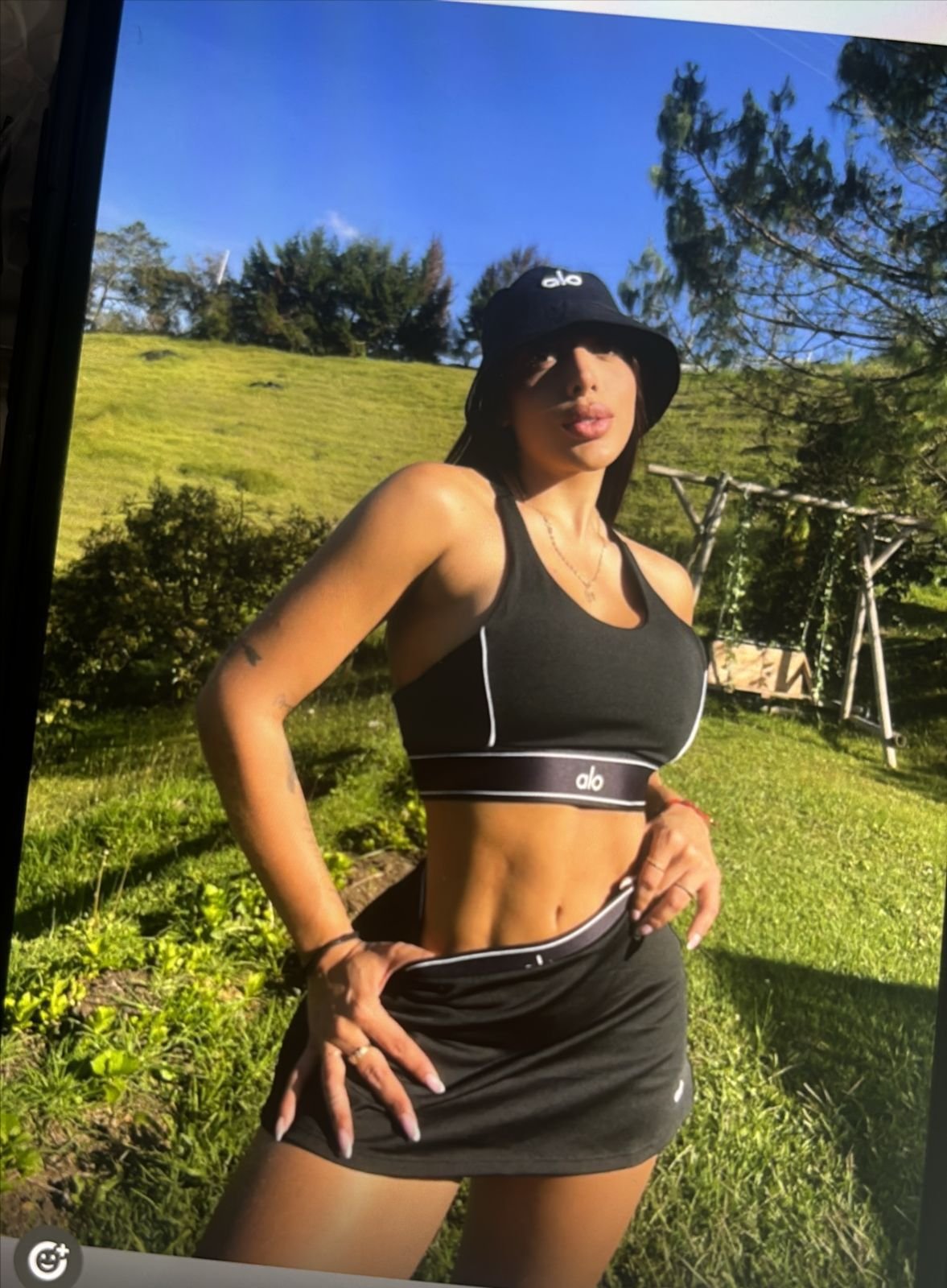 HERMOSO CONJUNTO NICOL